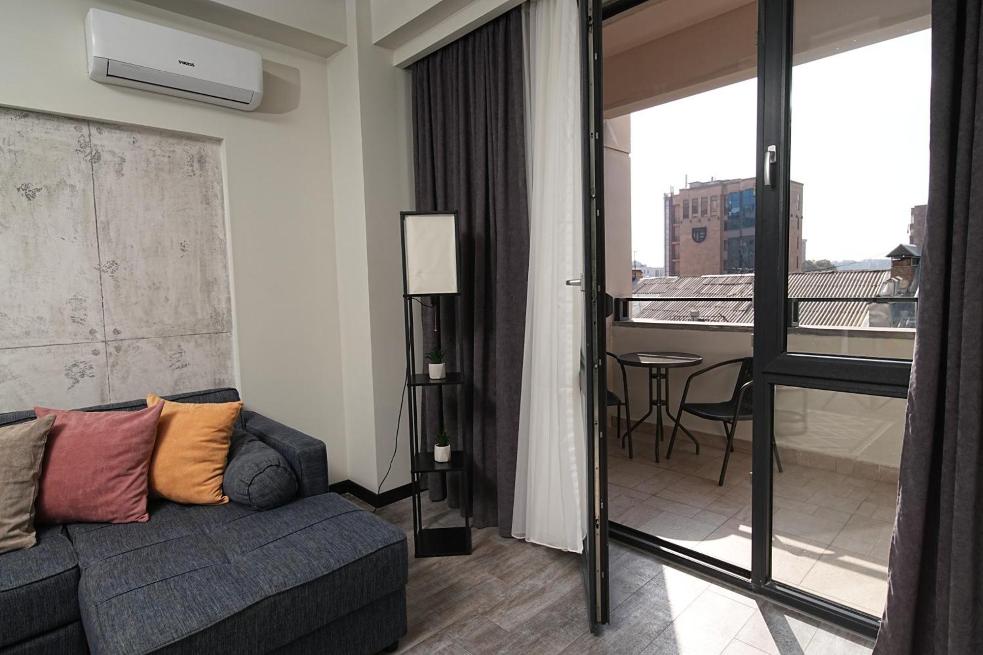 Sweet Home Apart-Hotel เยเรวาน ภายนอก รูปภาพ